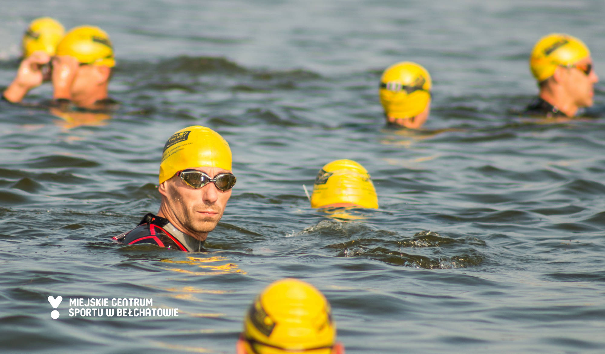 Zawodnicy LOTTO Triathlon Energy Bełchatów podczas pływania