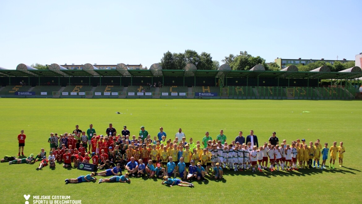 Młodzi adepci piłki nożnej rywalizowali w ogólnopolskim turnieju „Bełchatów CUP 2022”