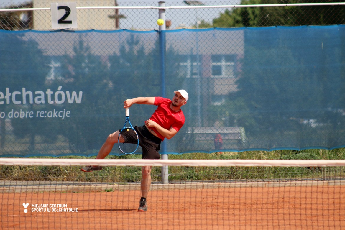 Zdjęcie przedstawia uczestnika III Grand Prix Bełchatowie w tenisie ziemnym 2023