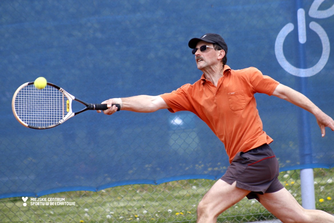 tenisista podczas rozgrywek na Miejskich Kortach Tenisowych przy ulicy Edwardów 8 na osiedlu Dolnośląskim w trakcie meczu cyklu Grand Prix Bełchatowa w tenisie ziemnym 2023
